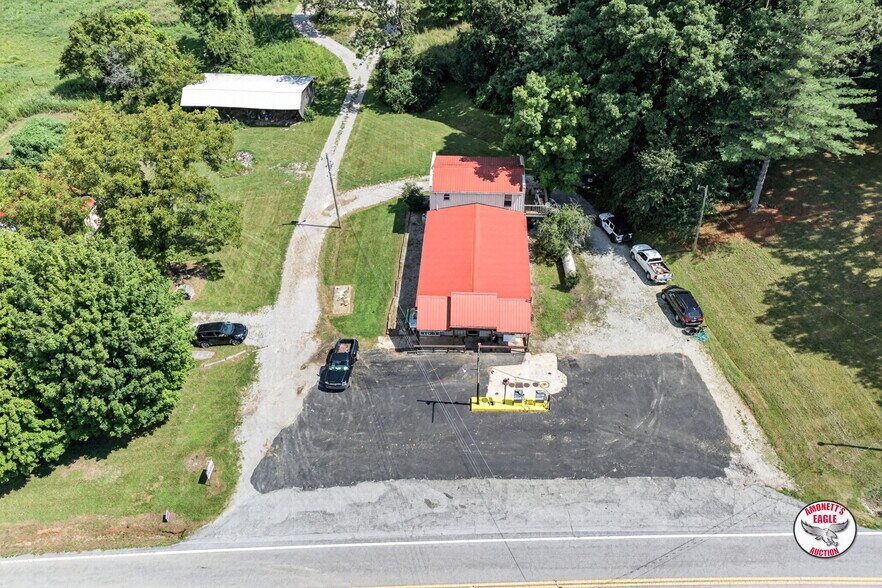 More Photos Of 2969 Moodyville Rd, Byrdstown General Retail For Sale