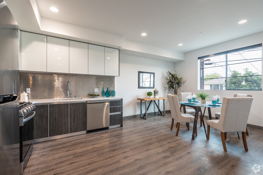 More Photos Of 552 N Hobart Blvd, Los Angeles Apartments For Sale