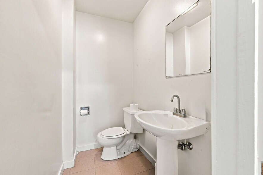 More Photos Of 2757 16th St, San Francisco Warehouse For Lease