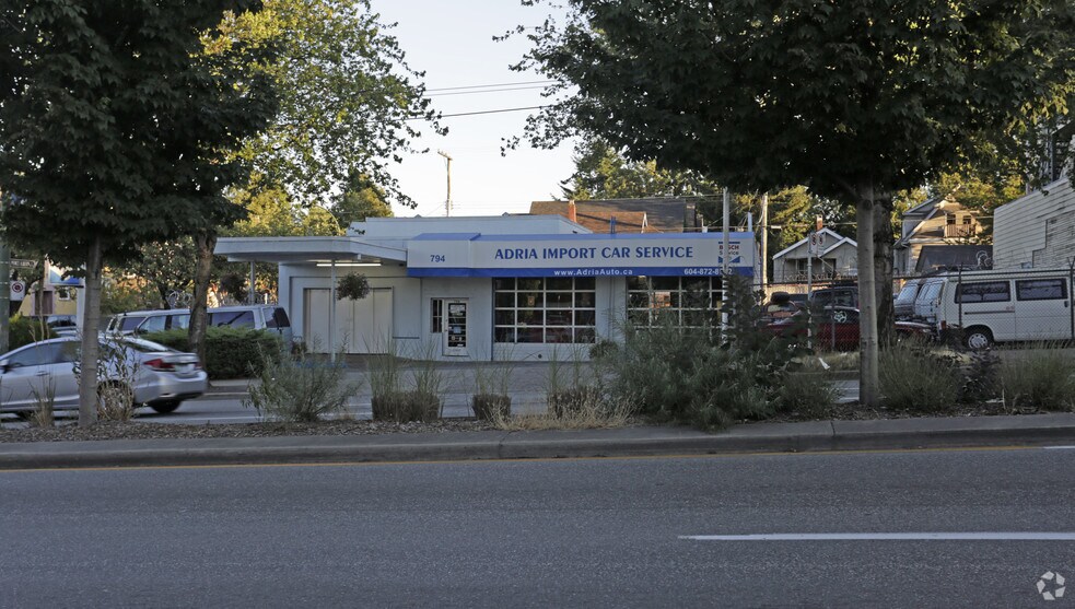 More Photos Of 794 E Broadway, Vancouver Auto Repair For Sale