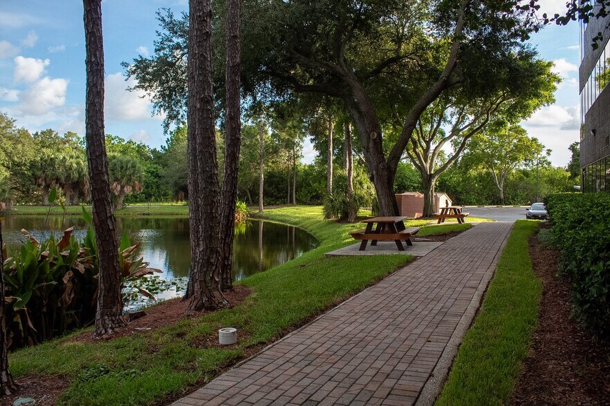More Photos Of 12425 28th St N, Saint Petersburg Office For Lease