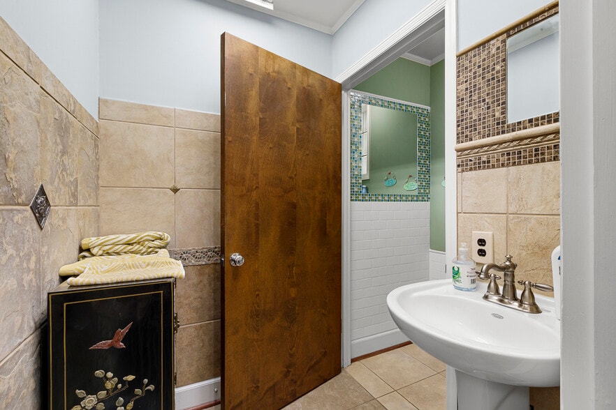 More Photos Of 202 N Main St, Fuquay Varina Freestanding For Sale