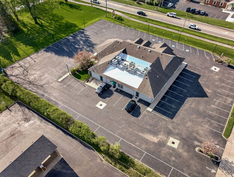 More Photos Of 1964 N Lakeman Dr, Bellbrook Medical For Sale