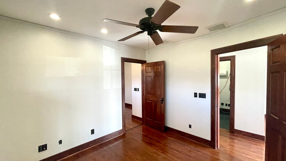 More Photos Of 500 W Nash St, Terrell Medical For Lease