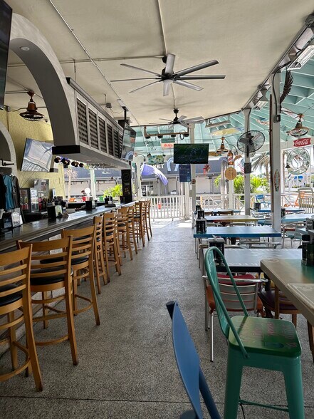 More Photos Of 4721 Vincennes Blvd, Cape Coral Restaurant For Sale