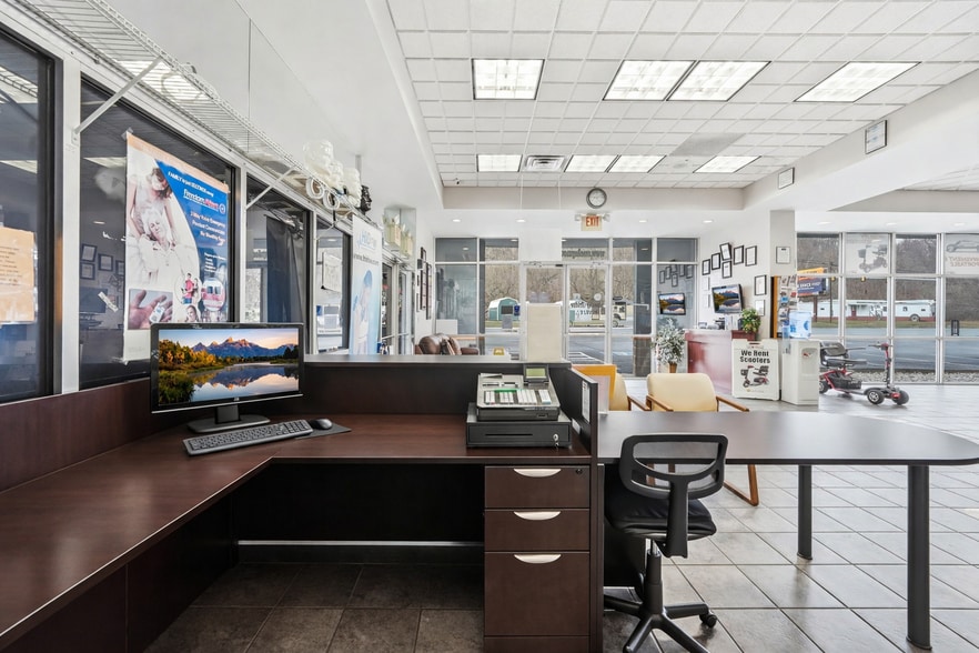 More Photos Of 2214 W Elk Ave, Elizabethton Auto Dealership For Sale