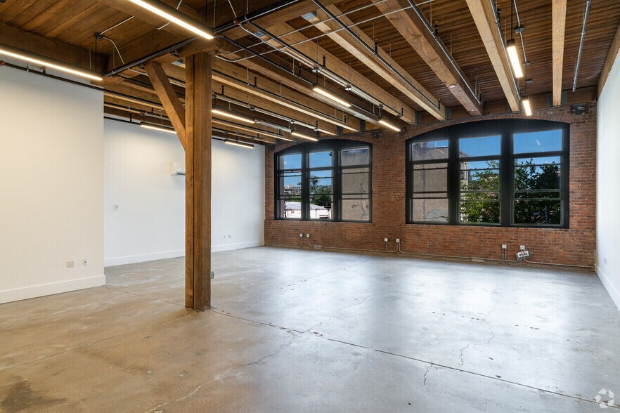 More Photos Of 94-126 9th St, Brooklyn Office For Lease