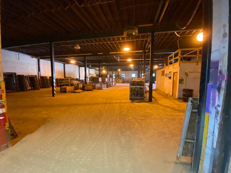 More Photos Of 501 Robb St, McKees Rocks Warehouse For Sale
