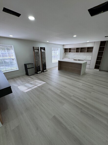 More Photos Of 2150 N Park Ave, Winter Park Office For Lease