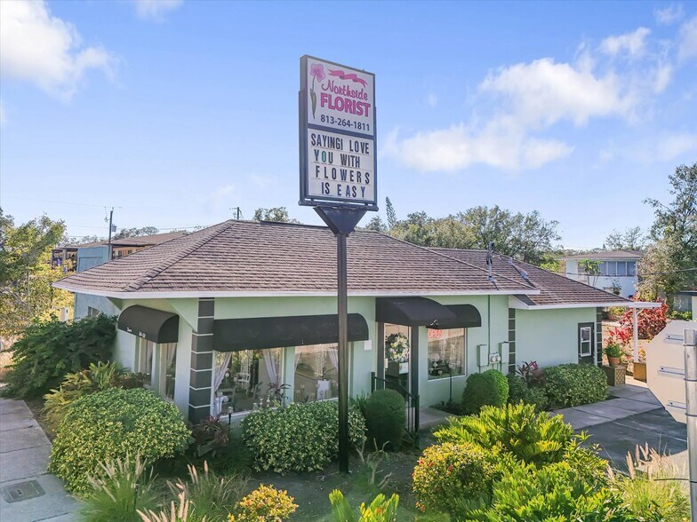 More Photos Of 13642 N Florida Ave, Tampa Freestanding For Sale