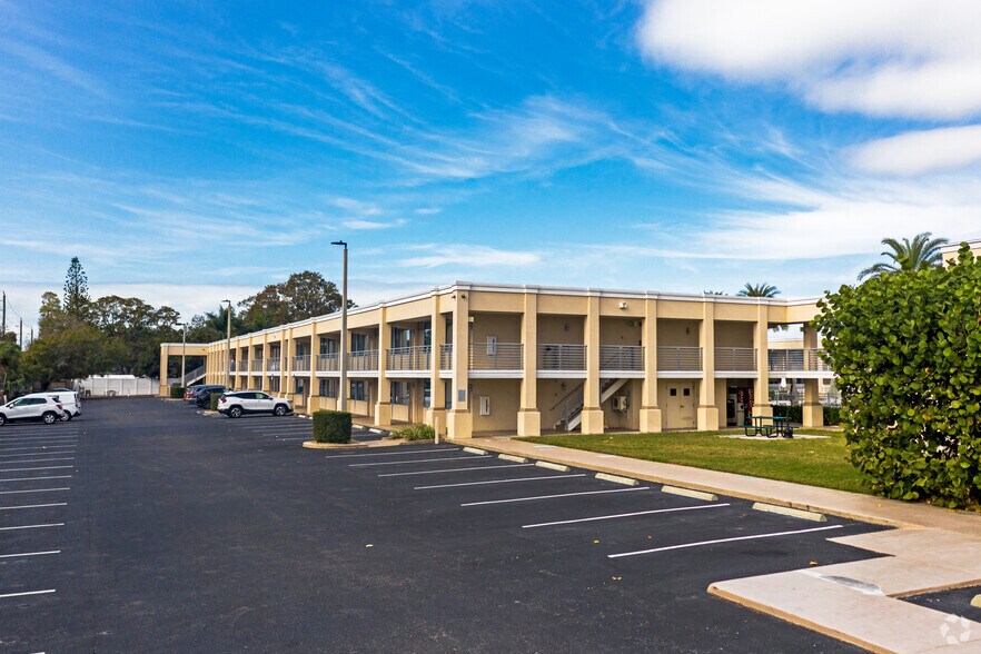 More Photos Of 425 N US 41 Bypass, Venice Hotel For Sale