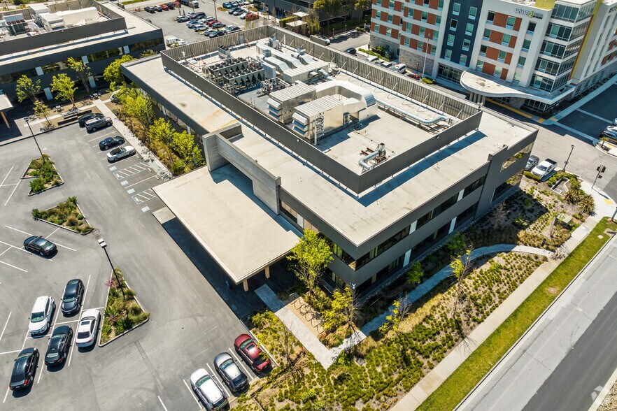 More Photos Of 600 Gateway Blvd, South San Francisco Office For Lease