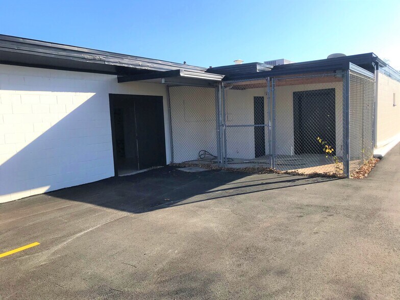 More Photos Of 601 W Main St, Arlington Loft Creative Space For Sale