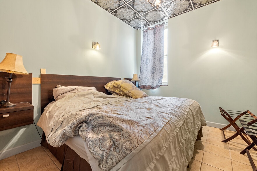 More Photos Of 603 N River St, Hot Springs Hotel For Lease