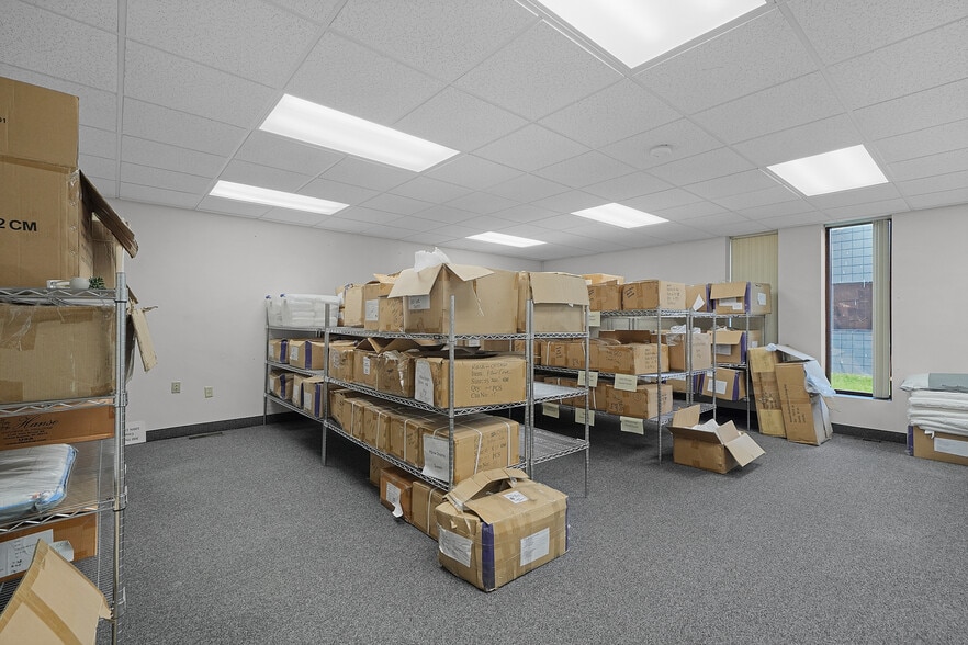 More Photos Of 4130 44th St SE, Grand Rapids Office For Sale