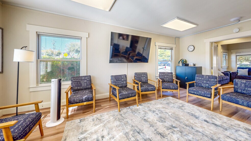 More Photos Of 320 Washington St, Petaluma Office For Sale