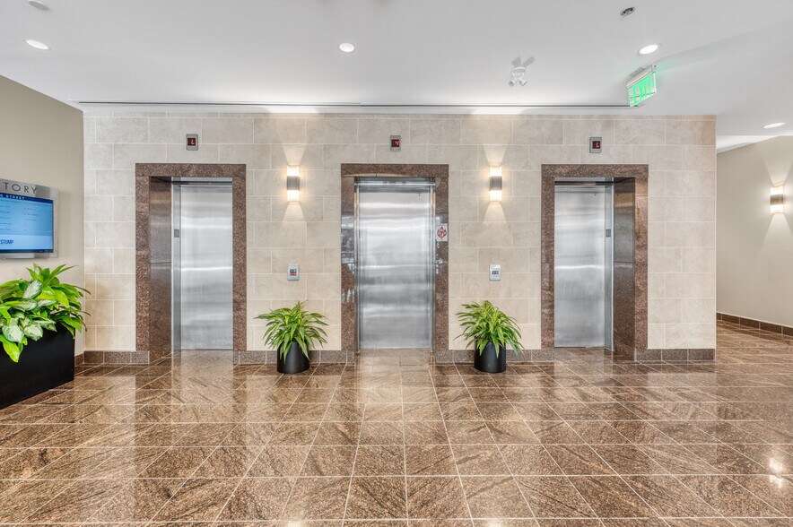 More Photos Of 151 Meeting St, Charleston Office Residential For Lease
