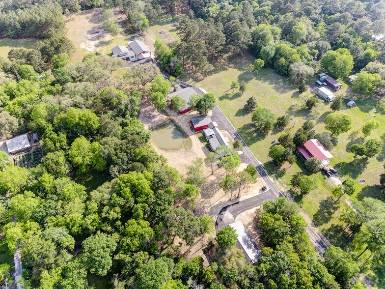 More Photos Of 4388 County Road 197, Alvin Specialty For Sale