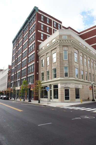 More Photos Of 1123 E Main St, Bridgeport Apartments For Lease