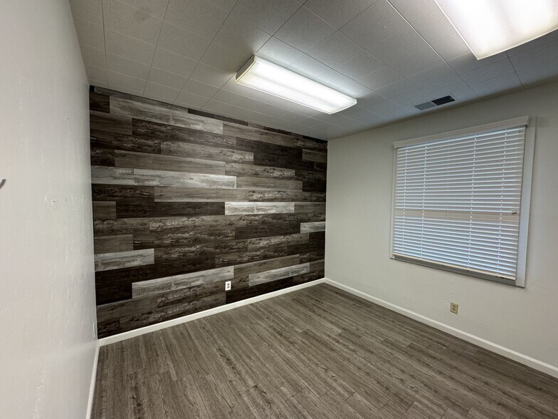 More Photos Of 263 N 3rd St, Porterville Coworking Space