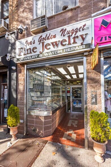 More Photos Of 30-14 Steinway St, Astoria Storefront Retail Office For Lease