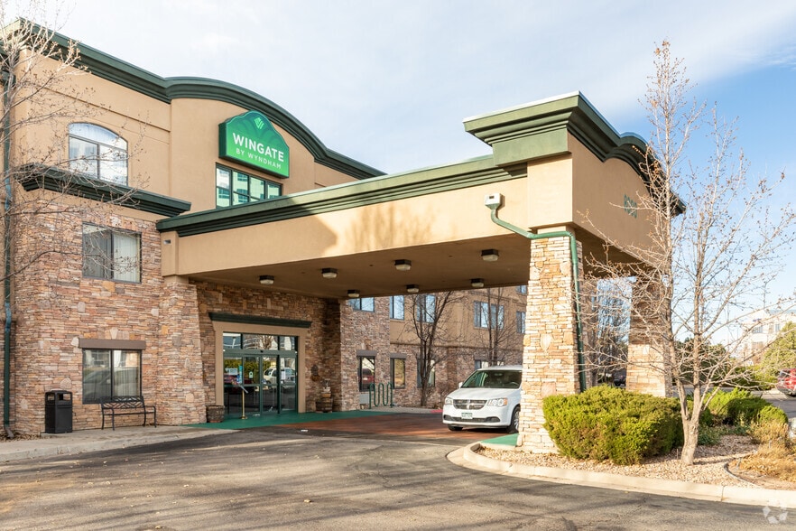 More Photos Of 8000 E Peakview Ave, Greenwood Village Hotel For Sale