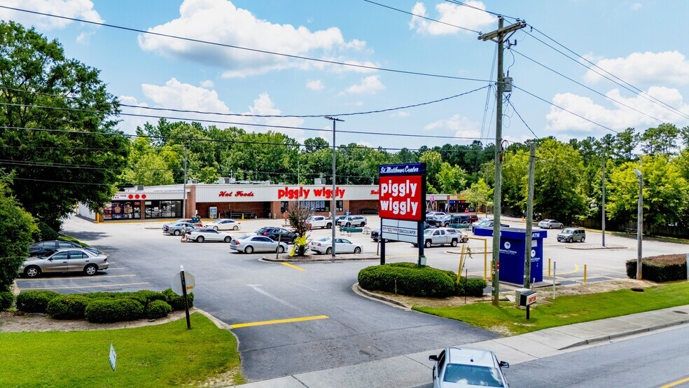 More Photos Of 611-621 Harry C Raysor Dr, Saint Matthews Freestanding For Sale