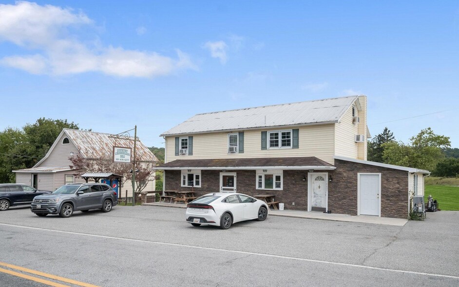 Primary Photo Of 14407 Hollow Rd, Hancock Restaurant For Sale