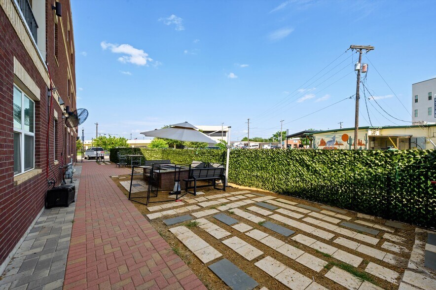 More Photos Of 251 S Mill St, Lewisville Apartments For Sale