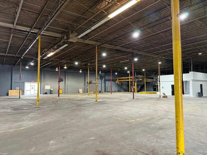 More Photos Of 5201 S West Shore Blvd, Tampa Warehouse For Lease