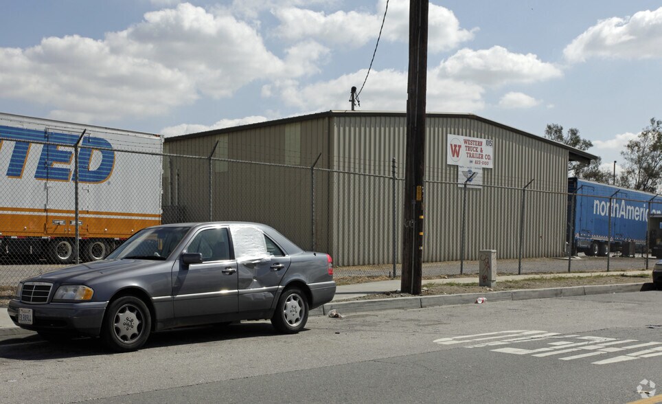 More Photos Of 10151 Calabash Ave, Fontana Service For Lease