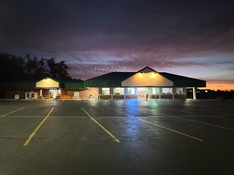 More Photos Of 3225 N Belt Hwy, Saint Joseph General Retail For Lease