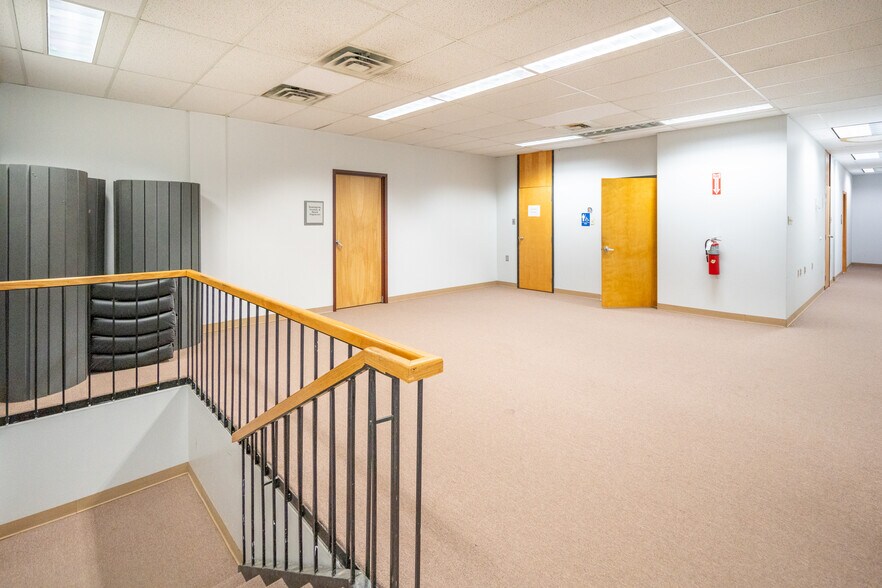 More Photos Of 1000 Church Hill Rd, Pittsburgh Office For Lease