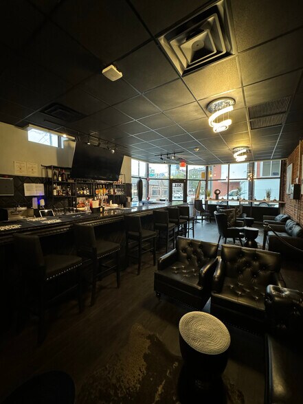 More Photos Of 501 N College Ave, Indianapolis General Retail For Sale