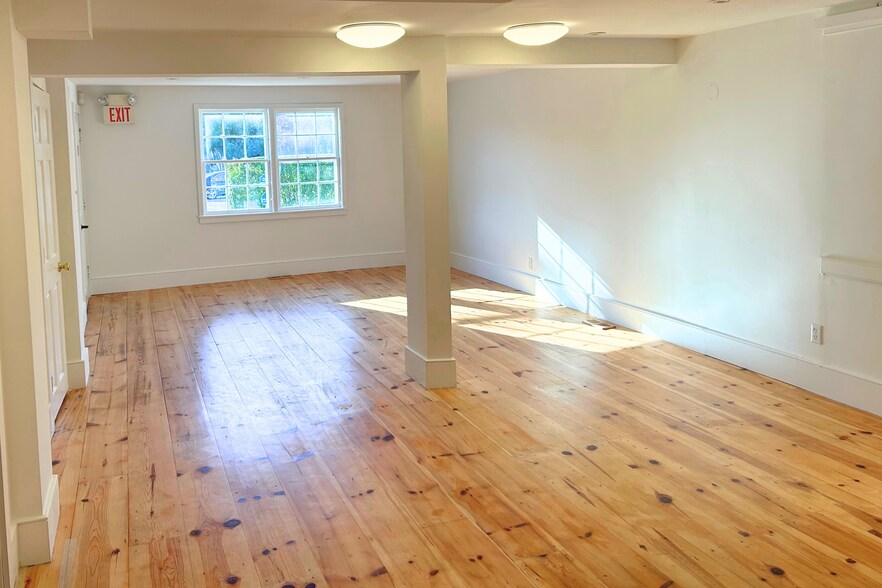 More Photos Of 23 Bridge St, Sag Harbor Freestanding For Sale