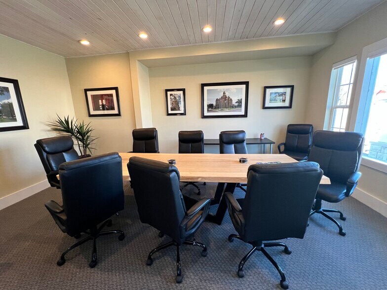 More Photos Of 409 W Center St, Kyle Office For Lease