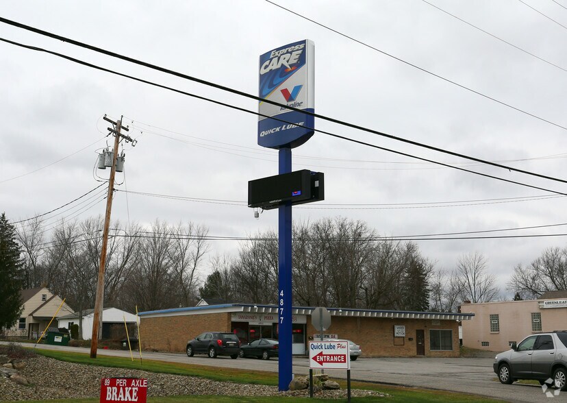 More Photos Of 4877 Mahoning Ave, Warren Auto Repair For Lease