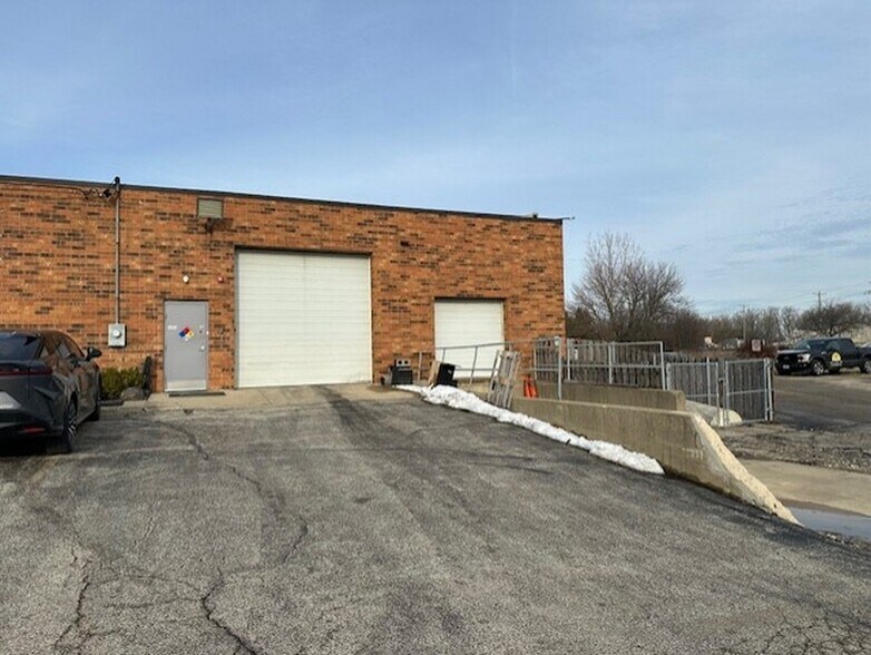 More Photos Of 3300 3 Oaks Rd, Cary Storefront For Lease