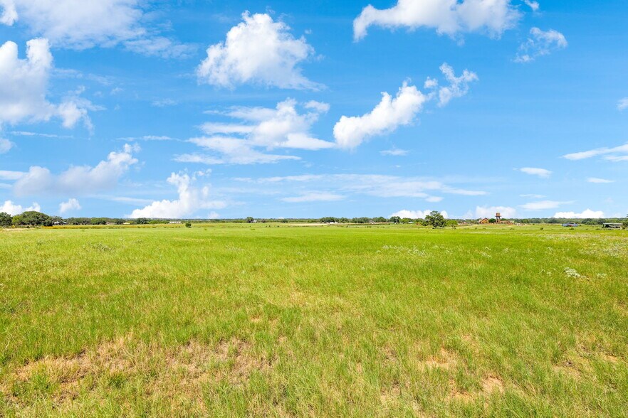 More Photos Of 995 W Gates Valley Rd, Poteet Land For Sale