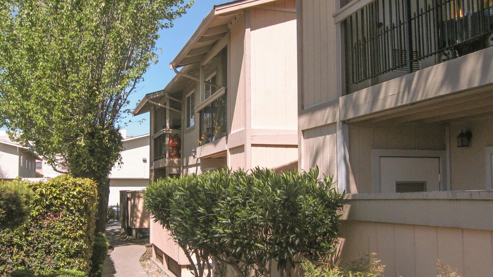 More Photos Of 1217 Dana Dr, Fairfield Apartments For Sale