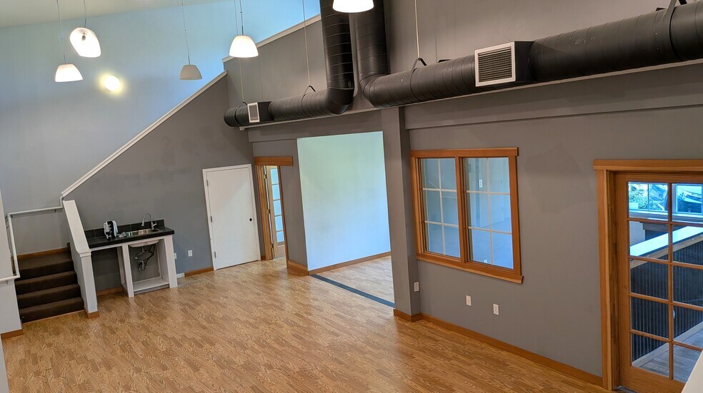 More Photos Of 115-127 Kellogg Rd, Bellingham Unknown For Lease