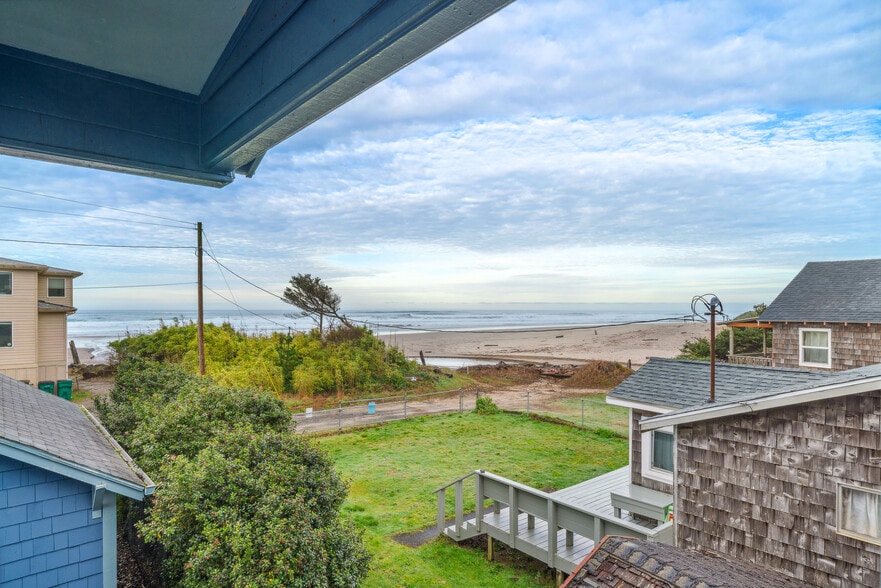 More Photos Of 105 S 6th Ave, Rockaway Beach Hotel For Sale