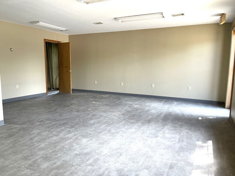 More Photos Of 220 N Phoenix Ave, Russellville Medical For Sale
