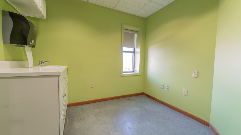 More Photos Of 710 Franklin St, Michigan City Freestanding For Sale