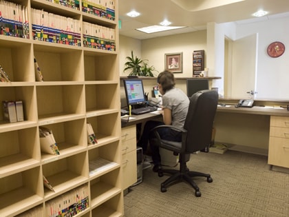 More Photos Of 18250 Roscoe Blvd, Northridge Medical For Lease