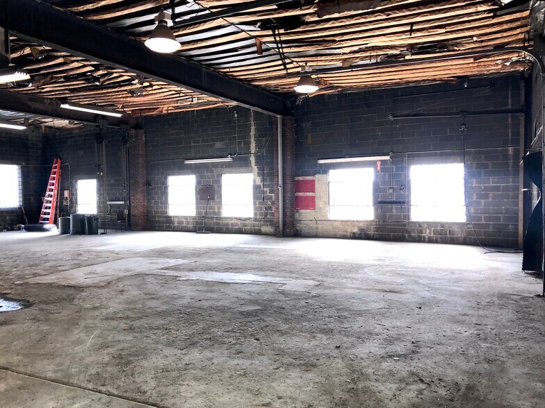 More Photos Of 262 Goffle Rd, Hawthorne Service For Lease