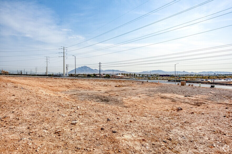 More Photos Of 5799 Russell Rd, Henderson Restaurant For Lease