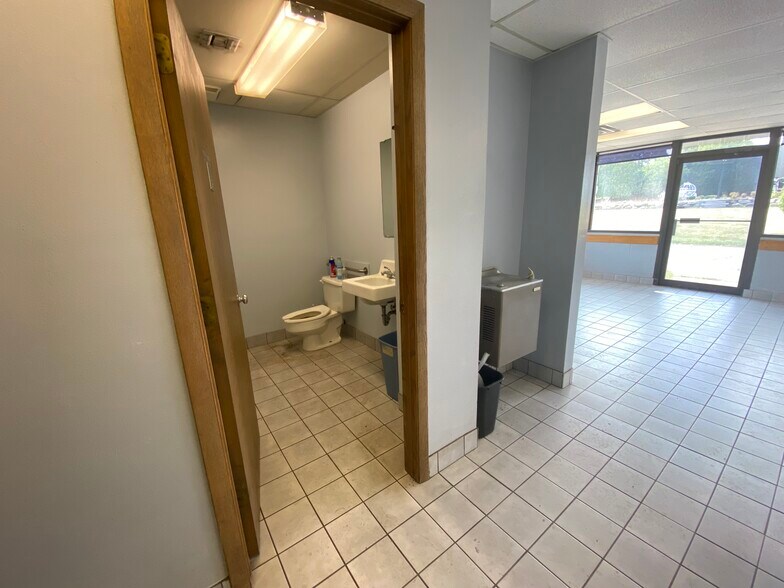 More Photos Of 7869 Big Sky Dr, Madison Storefront Retail Office For Lease