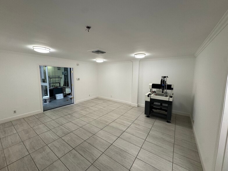 More Photos Of 2185 Ronald St, Santa Clara Warehouse For Sale