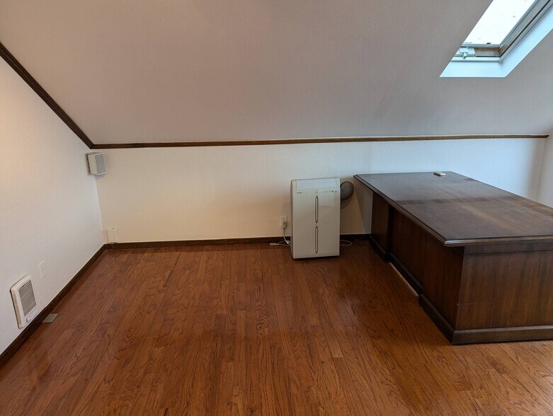 More Photos Of 329 E Main St, Auburn Loft Creative Space For Lease